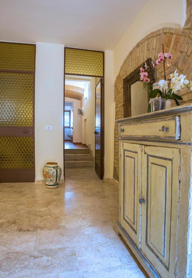 Appartamento Le Palme Con Terrazze In Centro San Gimignano Exterior foto